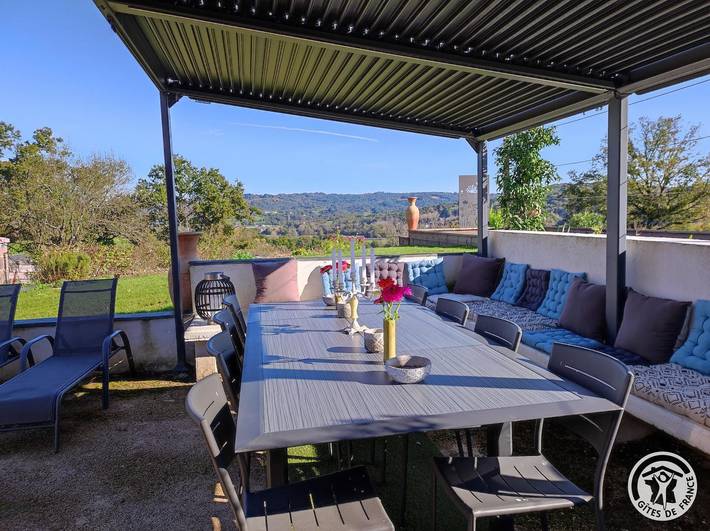 Casa de huéspedes para 8 personas, con terraza además de jacuzzi y jardín - 1