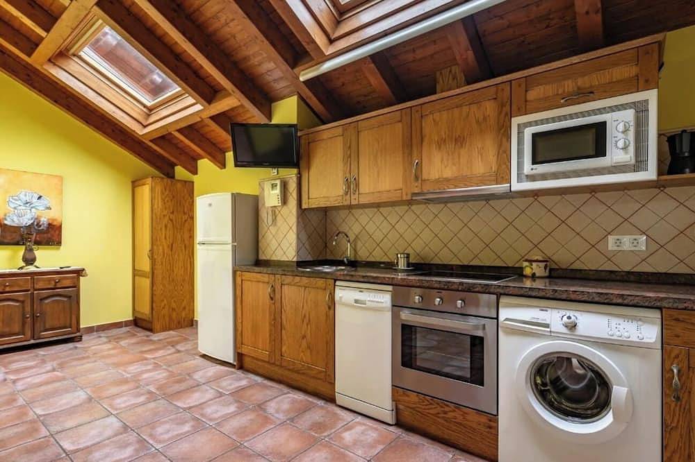 Entire apartment, Rural Apartments La Viña (Apartment number 8) in Cangas de Onís, Asturias Province