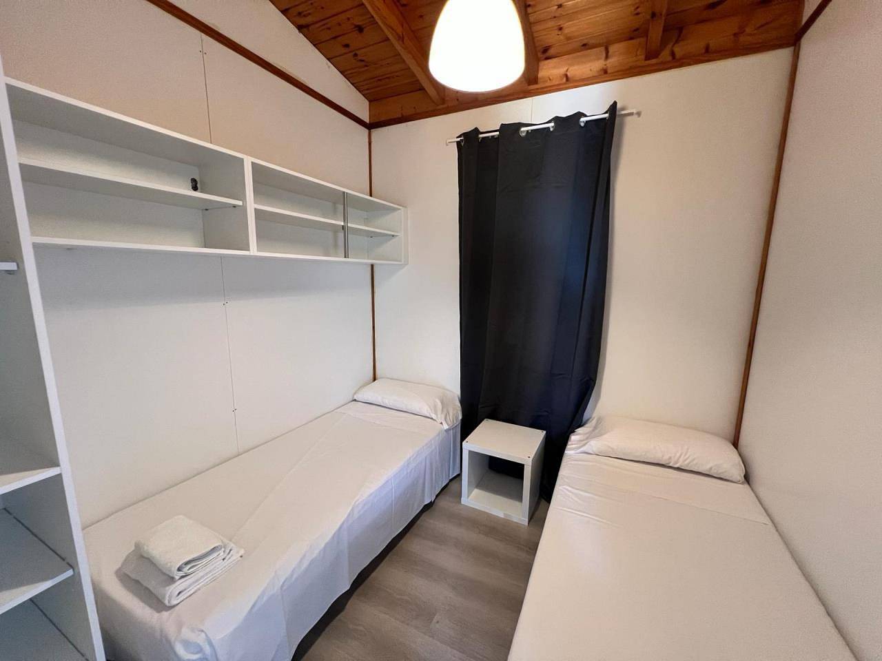 Feriendorf Els Pins Bungalow Comfort für 5 Personen in Malgrat de Mar, Costa del Maresme