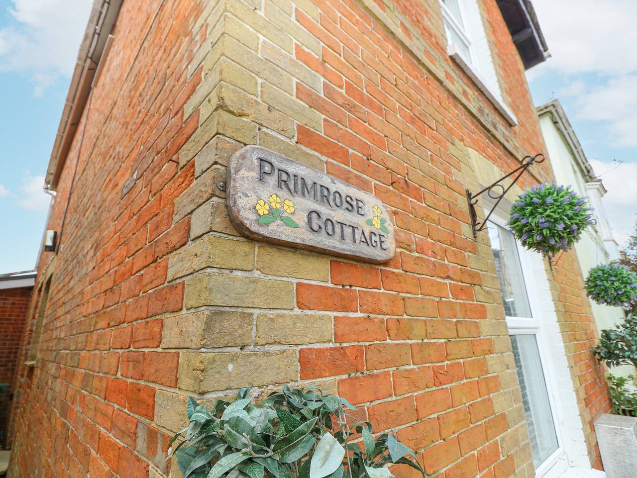 Primrose Cottage in St. Helens, Isle of Wight