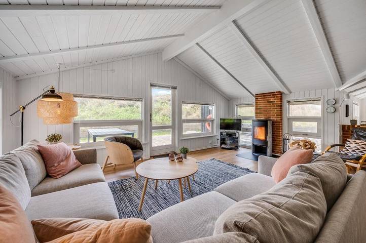 Ferienhaus mit Sauna, Whirlpool und Kamin mitten in den Dünen in Skodbjerge, Hvide Sande