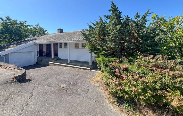 Ferienhaus für 9 Personen, mit Terrasse und Garten in Farsund