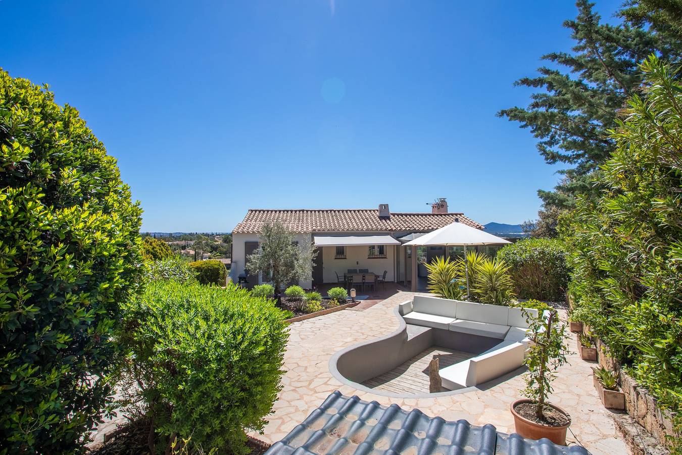 Villa 'Agachelo' with Sea View, Wi-Fi and Air Conditioning in Frejus, Mediterranean Coast (France)