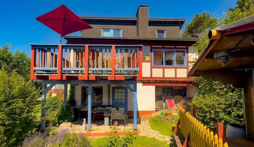 Ferienhaus für 7 Personen, mit Balkon und Terrasse sowie Garten und Ausblick
