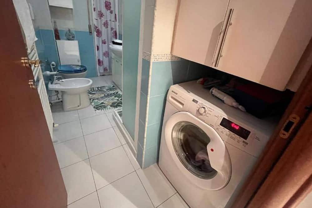 Ganze Wohnung, Charming 2-bedroom apartment with completed kitchen, nera Milano, Como and Swiss in Mozzate, Como Provinz