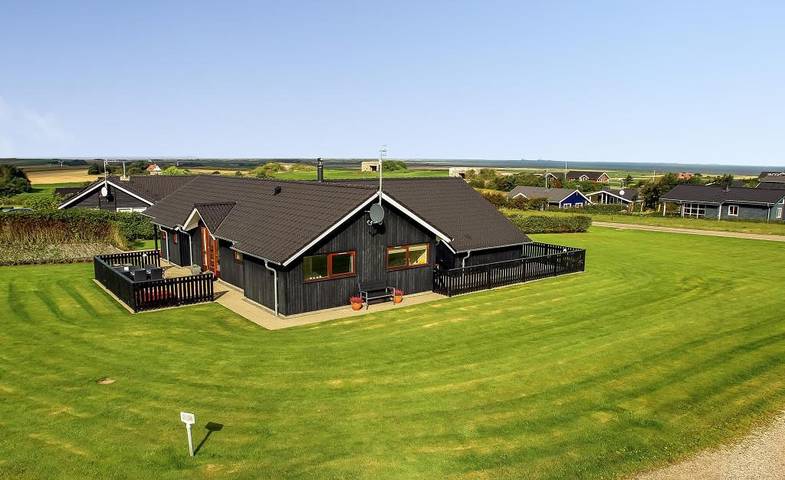 Villa für 6 Personen, mit Whirlpool und Balkon/Terrasse sowie Sauna