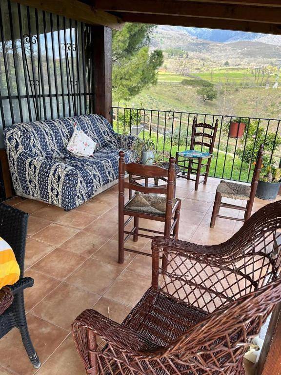 Gîte pour 6 personnes, avec balcon et piscine ainsi que jardin et vue à Candeleda - 3