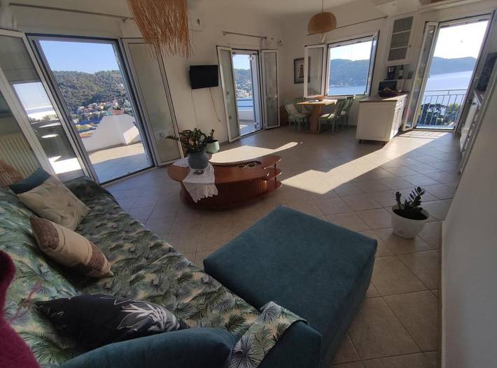 Location de vacances pour 5 personnes, avec vue ainsi que vue sur le lac et jardin dans Poros - 4