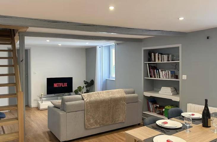 Gîte pour 6 personnes, avec vue, animaux acceptés à Chânes