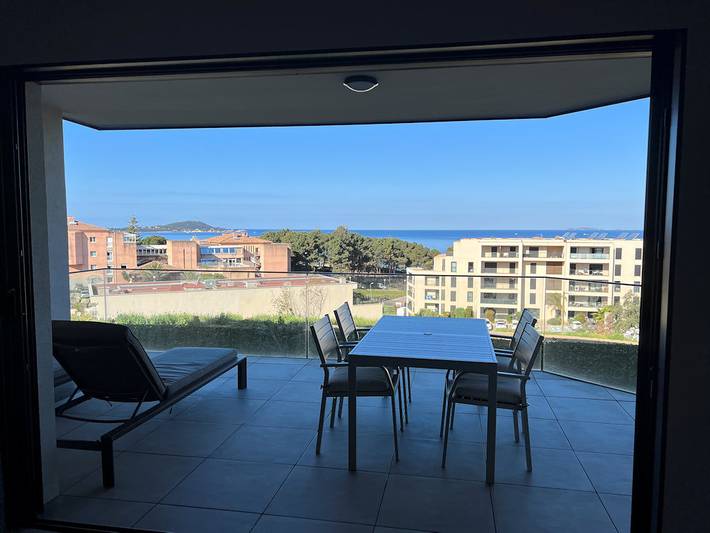 Gîte pour 4 personnes, avec terrasse dans Plage d'Agosta