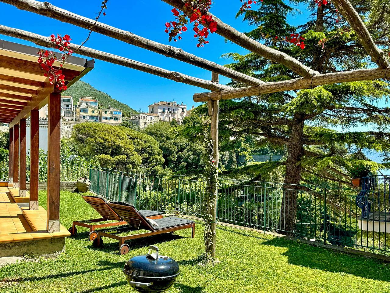 Villa panoramica con piscina sulla Costiera in Vietri sul Mare, Costiera amalfitana