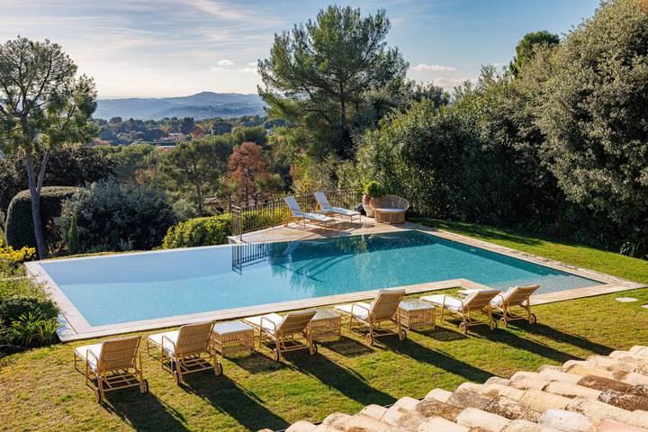 Villa Mas Bellevue in La Colle-sur-Loup, Mediterranean Coast (France)