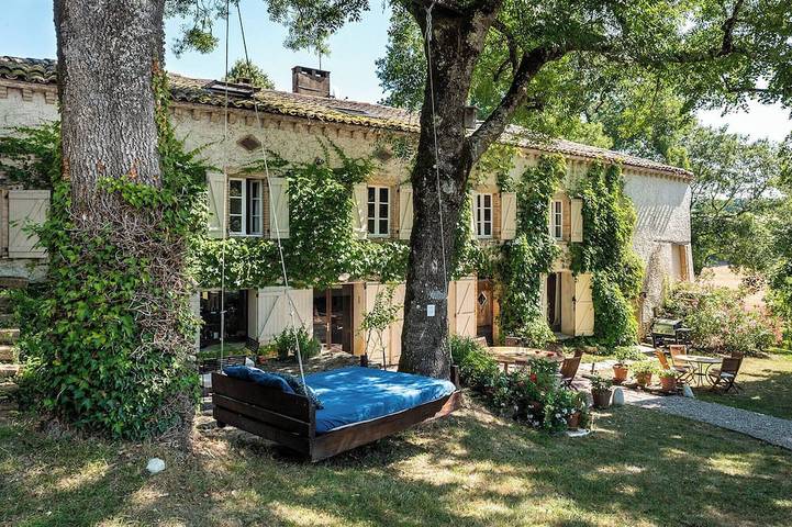 Location de vacances pour 13 personnes, avec jardin à Salvagnac