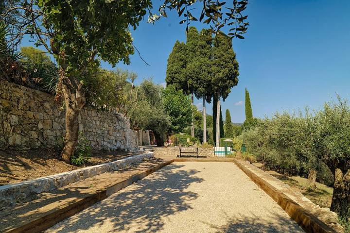 Location de vacances pour 4 personnes, avec vue ainsi que jardin et piscine à Spéracèdes - 3