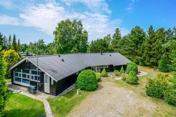 Ferienhaus für 10 Personen, mit Terrasse und Garten sowie Sauna und Whirlpool in Lolland-Falster