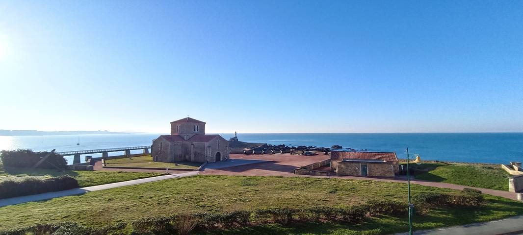 Gîte pour 4 personnes, avec balcon et vue sur l’océan dans Prieure Saint Nicolas Les Sables D Olonne