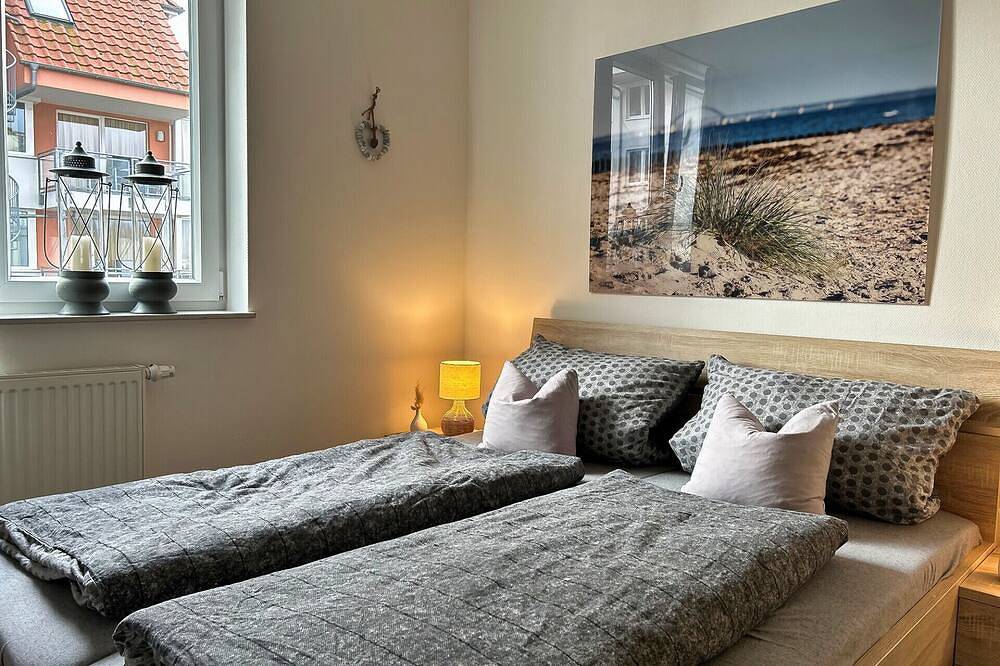 Ganze Wohnung, Tolle Ferienwohnung mit Balkon, Kamin nur wenige Meter vom Strand entfernt in Großenbrode, Ostholstein