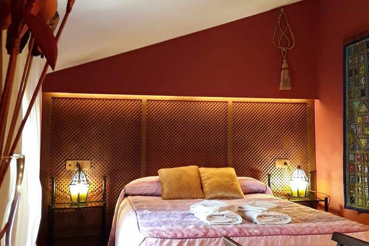 Apartamento entero, Zuliakhah Suite es ideal para una estancia en pareja. Se aceptan mascotas. in Ronda, Provincia de Málaga