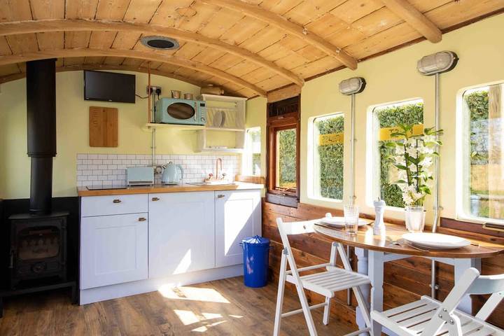 Unique & Comfy Remodelled Railway Carriage in Earnley, West Sussex