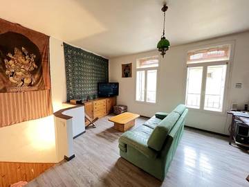 Gîte pour 7 personnes, avec terrasse ainsi que vue et jardin à Vingrau