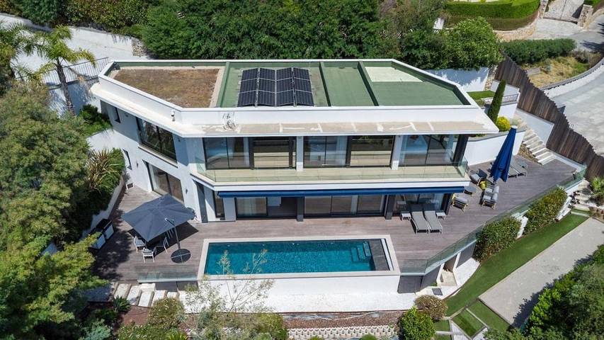 Gîte pour 2 personnes, avec vue ainsi que piscine et jardin, animaux acceptés dans Plage De La Raguette Mandelieu La Napoule - 2