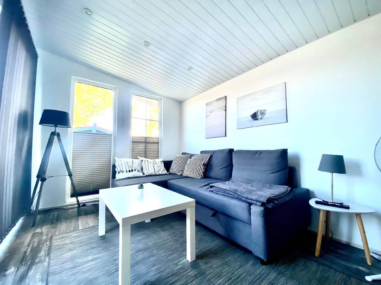 Nice holiday home "Isabella" with a view of the water in Lake Ijssel