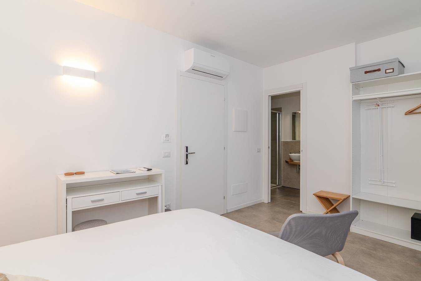 Zimmer 'Stanza 3- Standard' mit Wlan und Klimaanlage in Porto San Paolo, Loiri Porto San Paolo