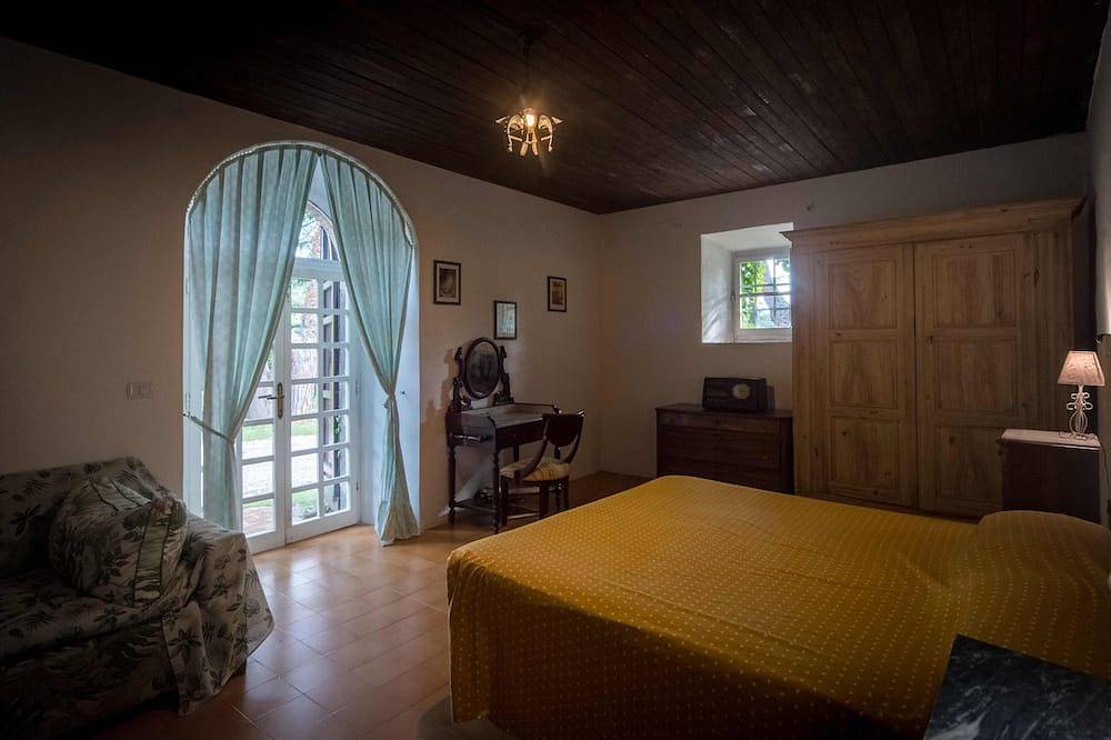 Farm Sant'Antonio / Charme Villa mit eigenem Strand in Bolsenasee
