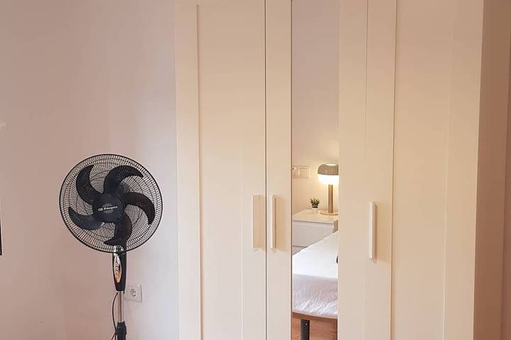 Entire apartment, Spacious Downtown Apartment in Distrito Centro (Gijón), Gijón