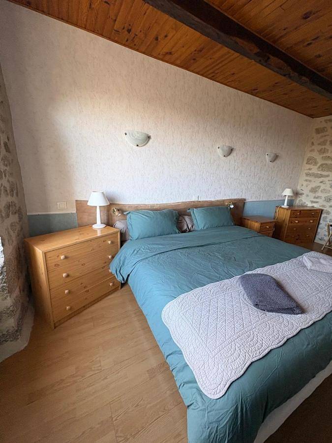 Single Bed in Dormitory Room in Golinhac, Aveyron