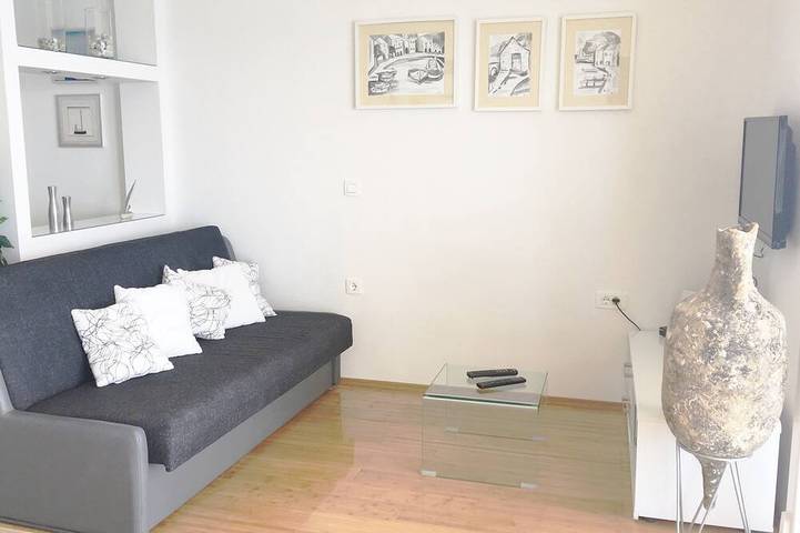 Ganze Wohnung, Apartment Sol - 5 m vom Meer entfernt in Drašnice, Makarska Riviera