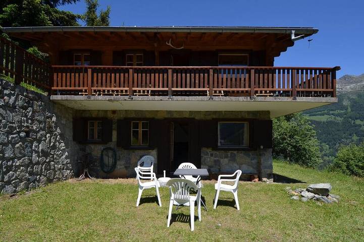 Appartement entier, Appartement confortable pour 4 personnes, salon avec cheminée, coin cuisine avec lave-vaisselle, 2 c in Grimentz, Anniviers