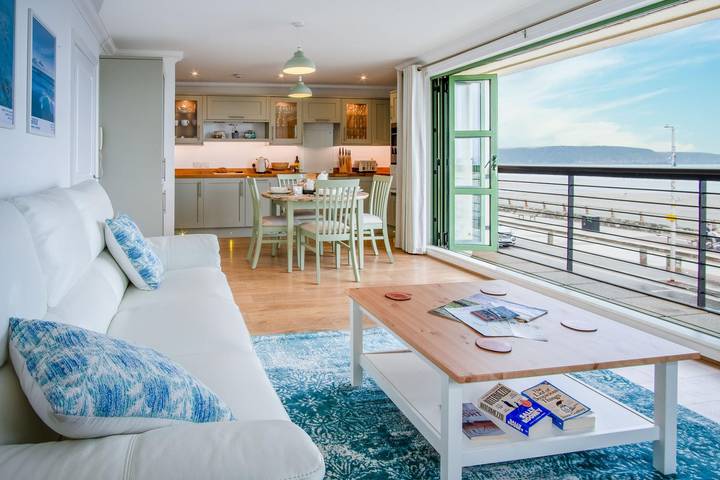 Holiday rental for 6 people, with ocean view and balcony in Broad Haven