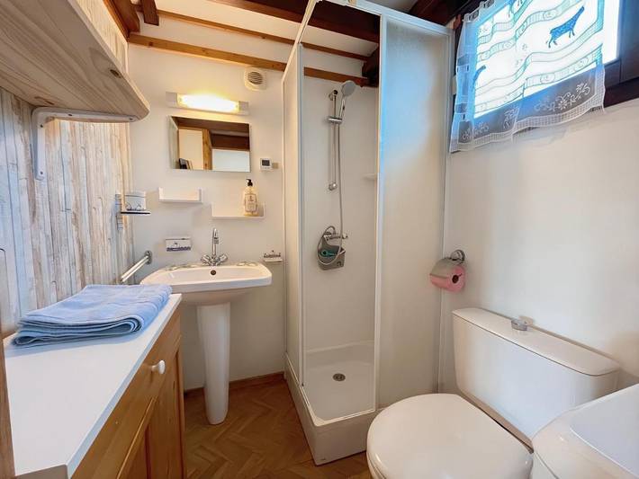 Gîte pour 6 personnes, avec jardin dans Plage du Hôme - 4
