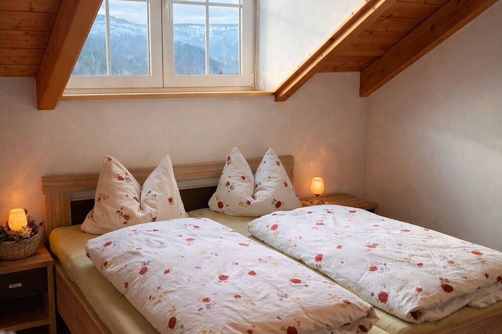 Ganze Wohnung, Helle Ferienwohnung im Bayerischen Wald – Balkon, Garten & viel Platz für 4 in Mauth, Ostbayern