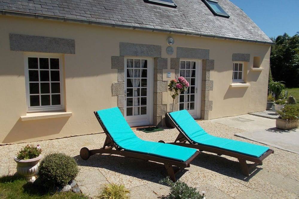 Bretonisches Ferienhaus in Meeresnähe mit Garten in Tréogat, Côte de Cornouaille