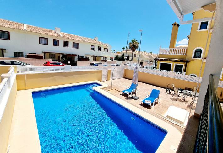 Chalet voor 11 personen, met balkon/terras aan de Costa Blanca