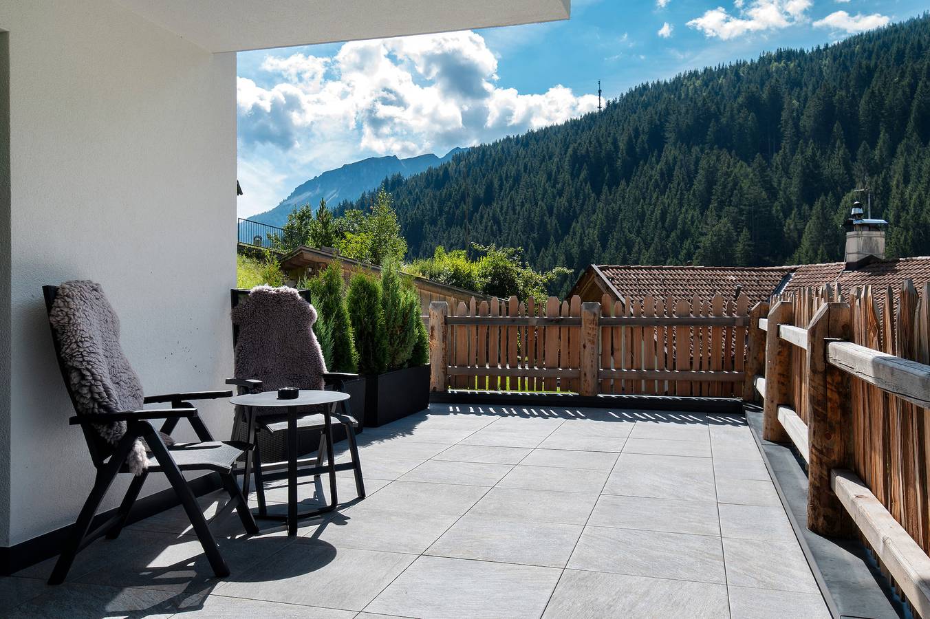 Ganzes Studio, Studio 'Tribulaun - Lodge 1' mit Bergblick, privater Terrasse und Wi-Fi in Pflersch, Brenner