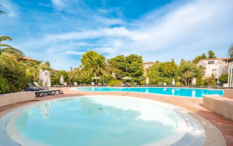 Villa pour 6 personnes, avec terrasse et piscine ainsi que vue et jardin à Giens - 3