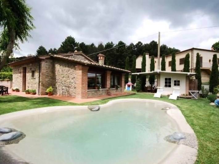 Location de vacances pour 5 personnes, avec Jardin et Piscine
