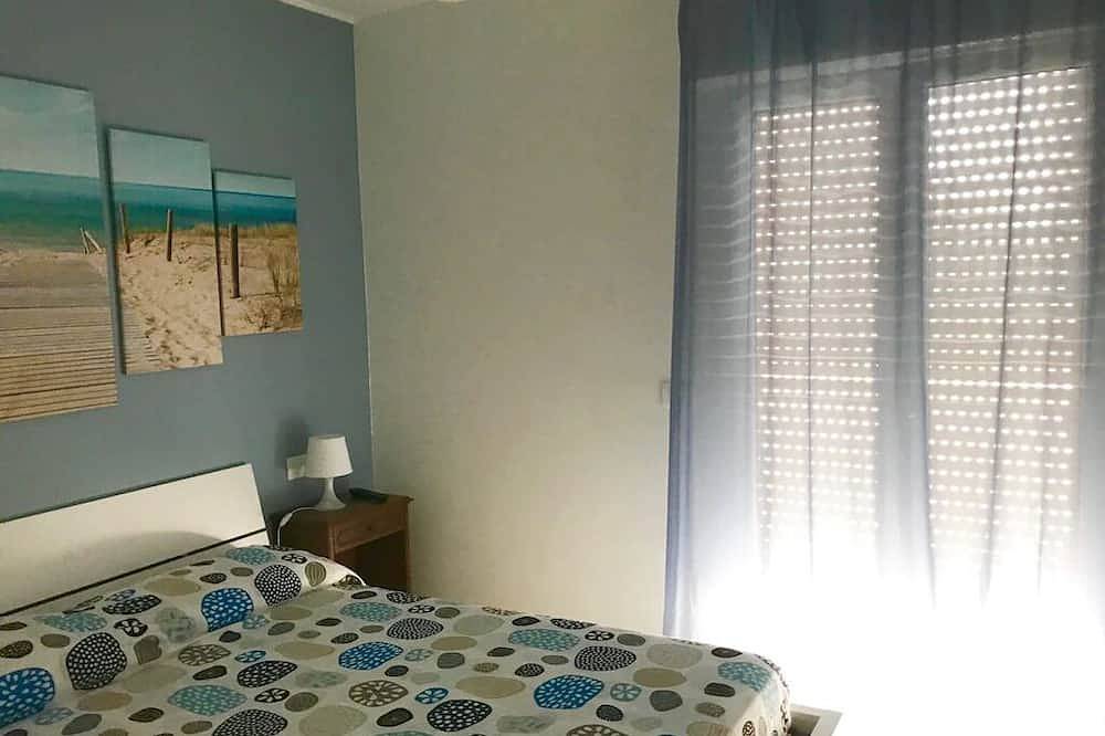 Entire apartment, Bright, renovated apartment with two bedrooms and parking space - 300m from the sea in Grado, Gorizia Province