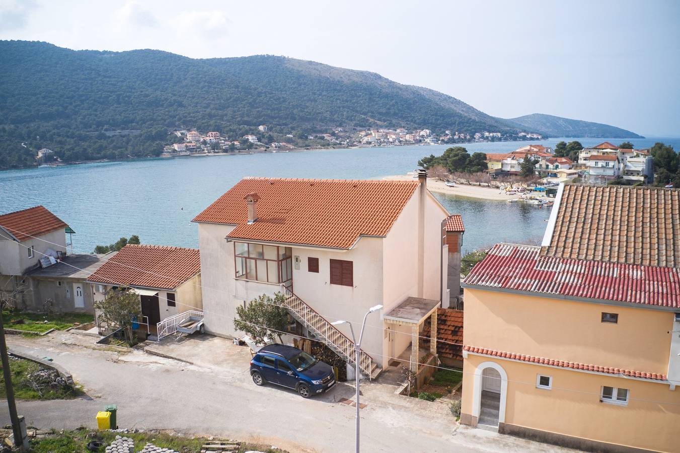 Ganze Wohnung, 4-Zimmer-Ferienwohnung mit Terrasse und Meerblick Grebastica, Sibenik A-482-a in Grebastica, Šibenik-Knin