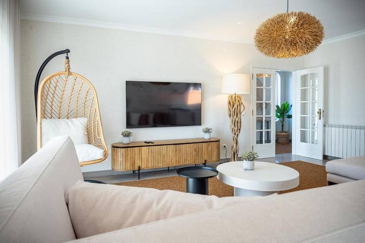 Casa de vacaciones para 8 personas, con Balcón y Jacuzzi además de Terraza y Jardín en Vieira de Leiria