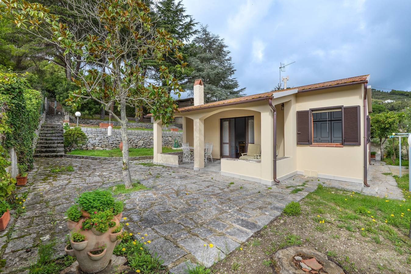 Casa vacanze 'La Casa Del Colle' con terrazza privata, giardino privato e Wi-Fi in Campo nell'Elba, Isola d'Elba