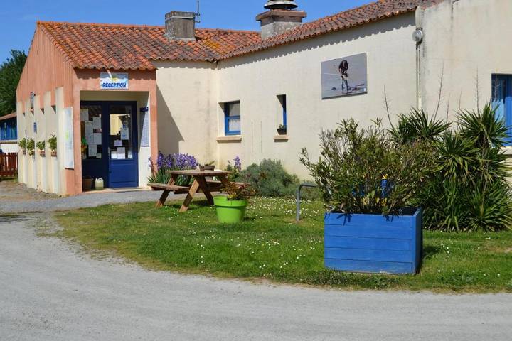 Camping pour 4 personnes, avec piscine et terrasse à Notre-Dame-de-Monts - 2
