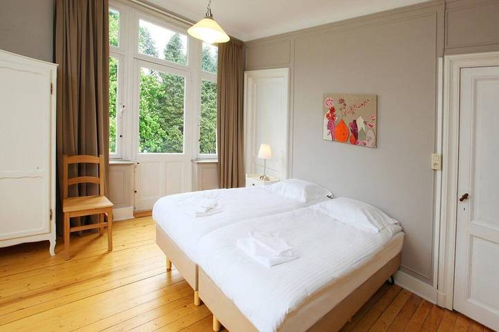 Location de vacances pour 40 personnes, avec sauna et jardin ainsi que piscine et terrasse à Wanze - 2