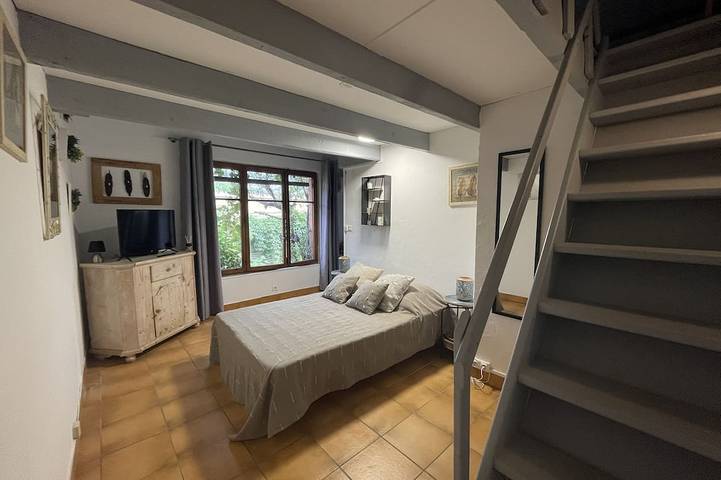 Gîte pour 5 personnes, avec jacuzzi ainsi que jardin et terrasse, animaux acceptés à Vers-Pont-du-Gard - 2