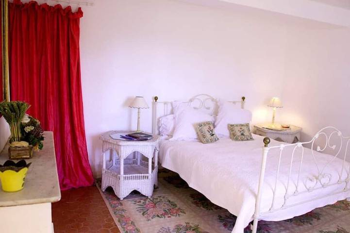 Location de vacances pour 17 personnes, avec terrasse et jardin à Carnoules - 4