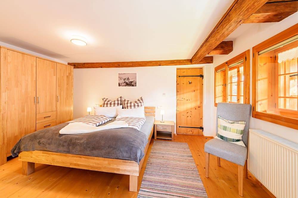 Landsitz Rocky Docky, 5-Sterne-Ferienhaus in Alleinlage am Niedersonthofener See in Waltenhofen, Bayerisch Schwaben