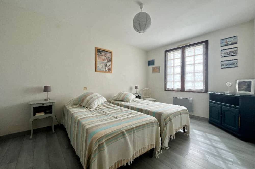 Maison Spacieuse au Calme in Arvert, Côte de Beauté